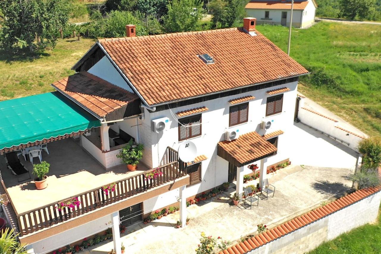 Gradinje Apartment Mirella For 6 Persons Located In Central Istria מראה חיצוני תמונה