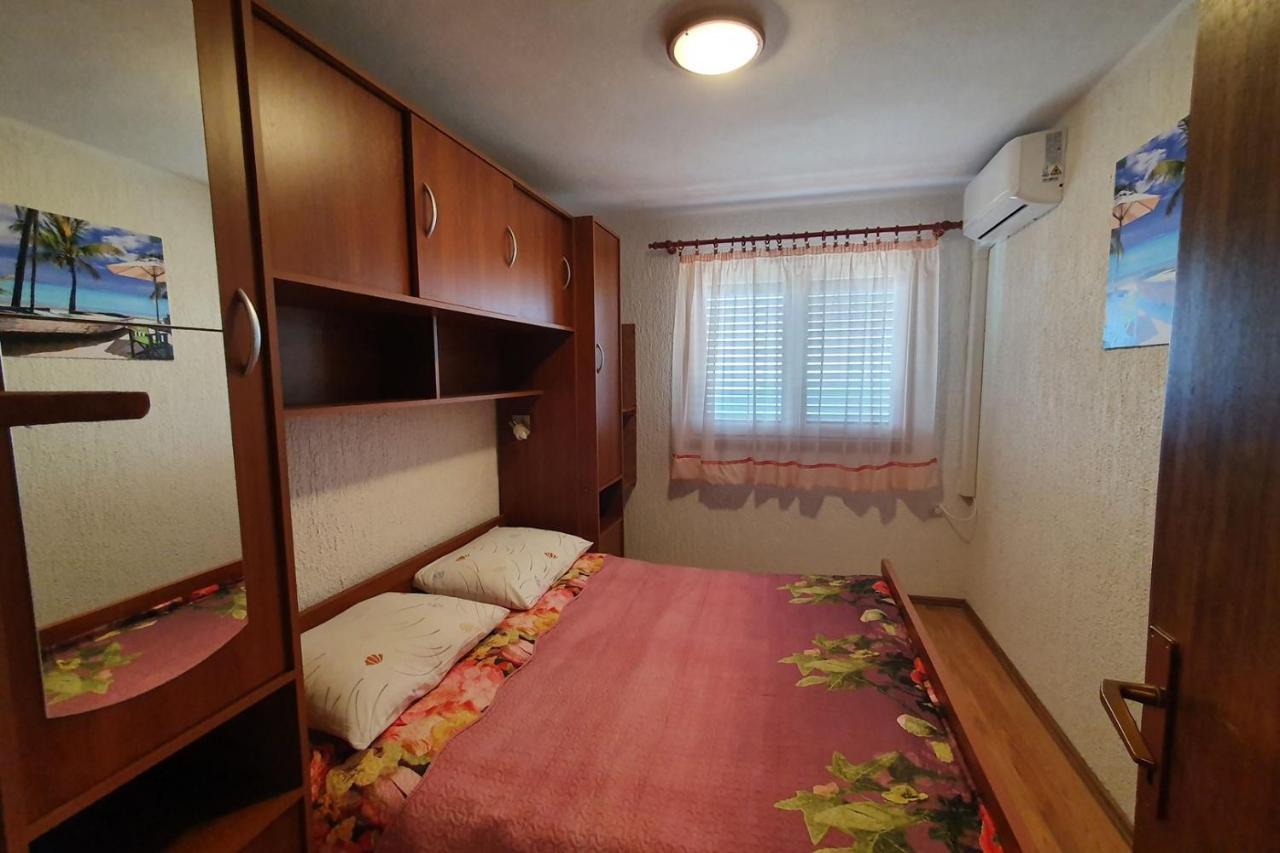 Gradinje Apartment Mirella For 6 Persons Located In Central Istria מראה חיצוני תמונה