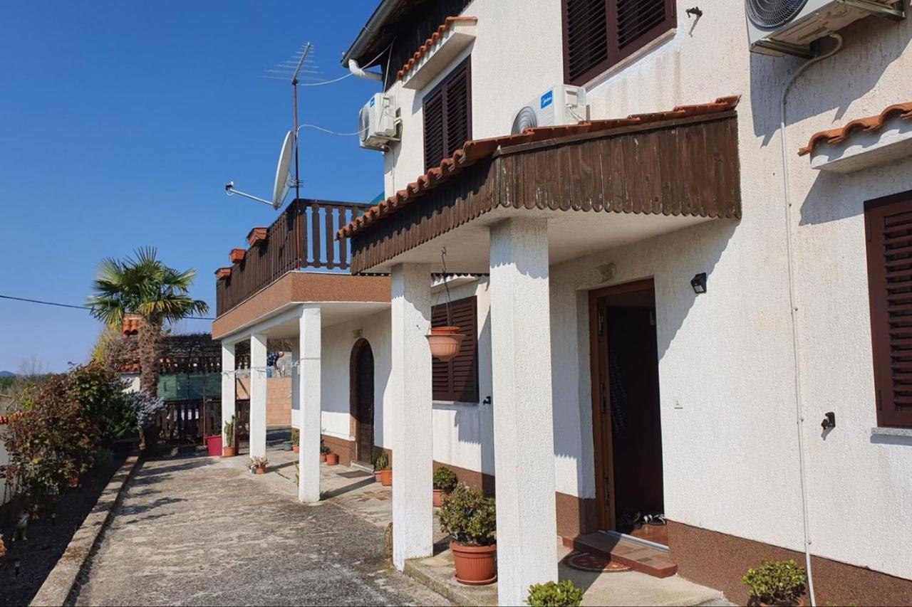 Gradinje Apartment Mirella For 6 Persons Located In Central Istria מראה חיצוני תמונה