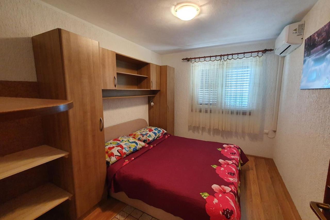 Gradinje Apartment Mirella For 6 Persons Located In Central Istria מראה חיצוני תמונה
