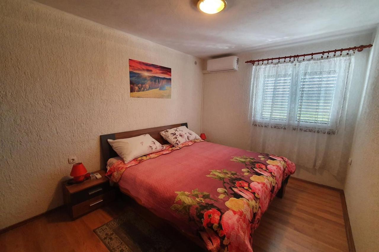Gradinje Apartment Mirella For 6 Persons Located In Central Istria מראה חיצוני תמונה